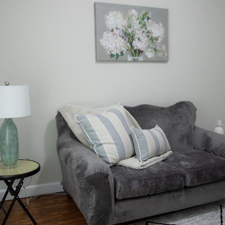 Cozy Getaway Apartment Everett Екстериор снимка