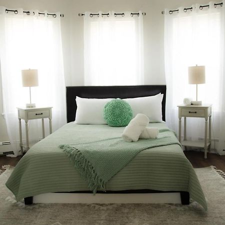 Cozy Getaway Apartment Everett Екстериор снимка