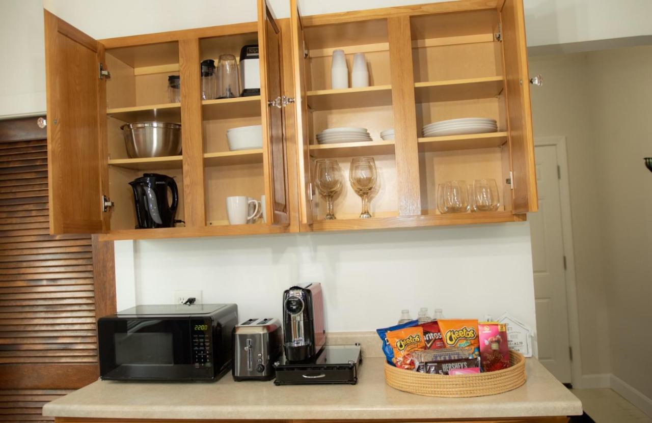 Cozy Getaway Apartment Everett Екстериор снимка
