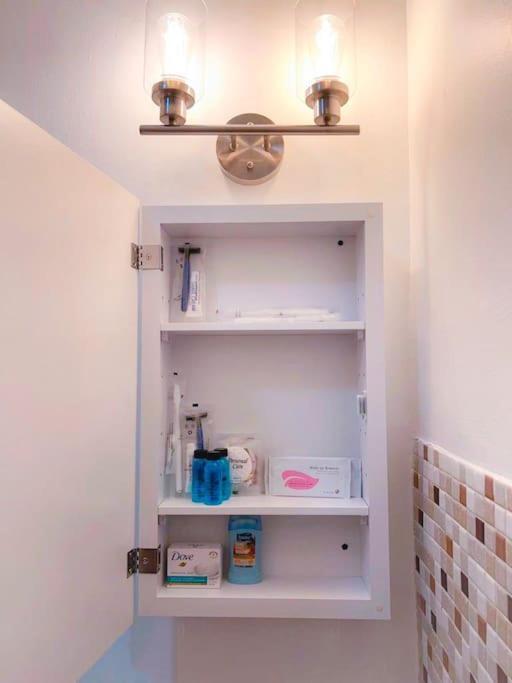 Cozy Getaway Apartment Everett Екстериор снимка